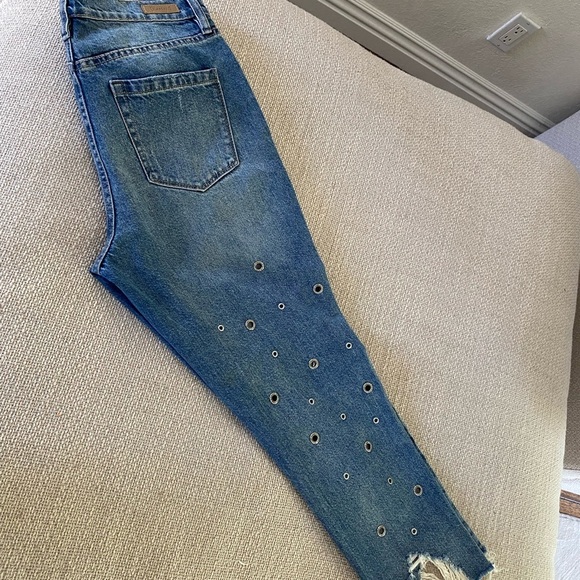 🔥 Blank NYC Distressed Grommet Jeans - Size 30 - Picture 6 of 8